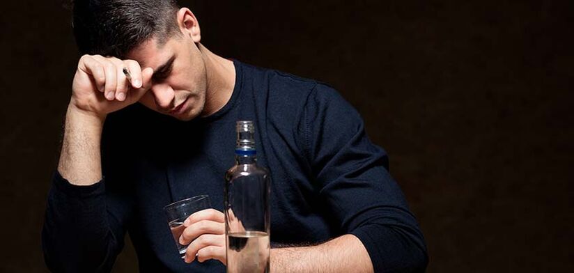 vyras geria alkoholį kaip mesti rūkyti 1 nuotrauka